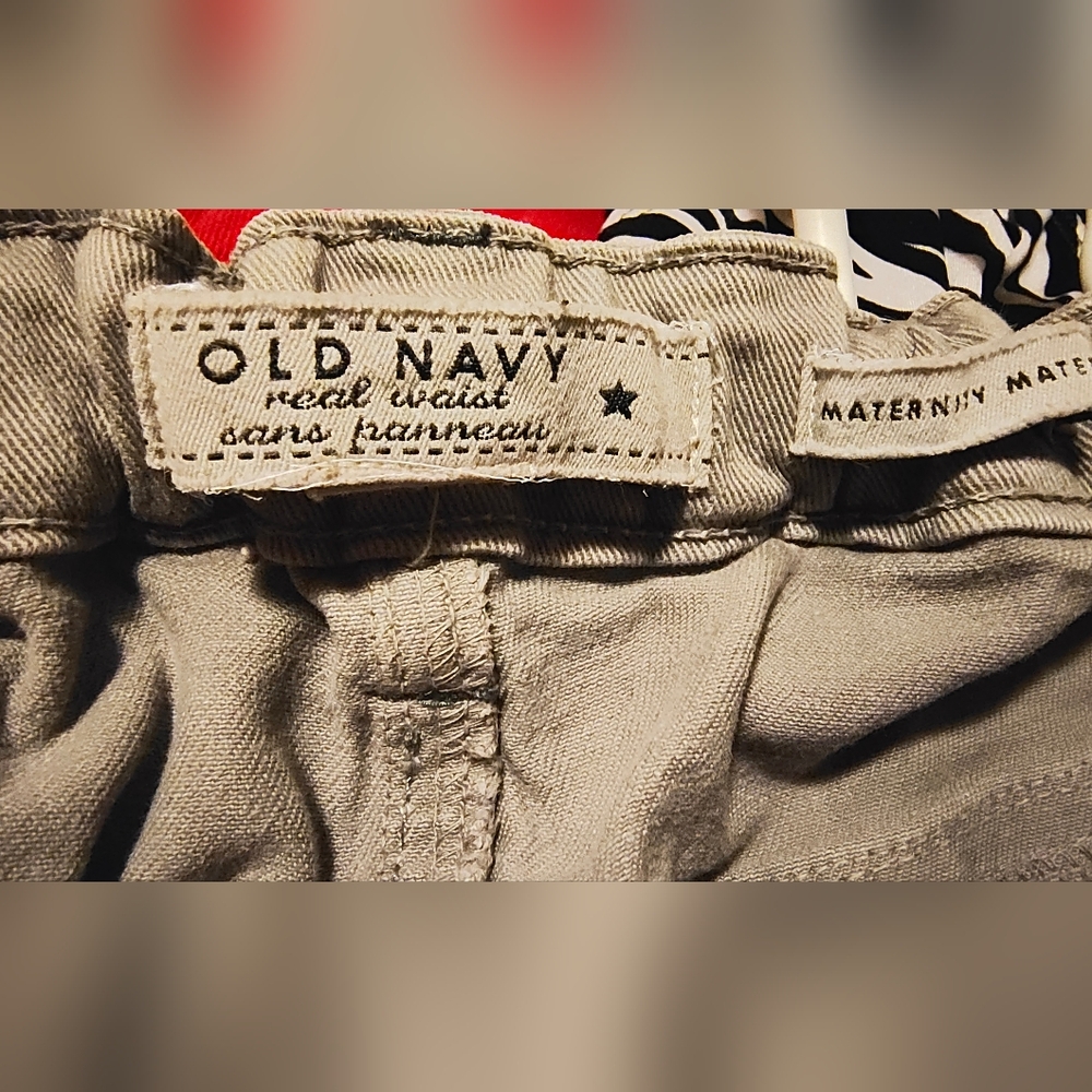 Woman's Old Navy Maternity Stretch Size 10 Jeans - Picture 3 of 4